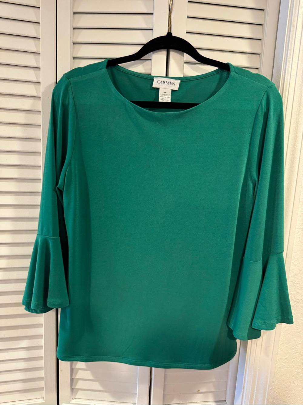 Carmen Green Bell-Sleeve Long Sleeve Top